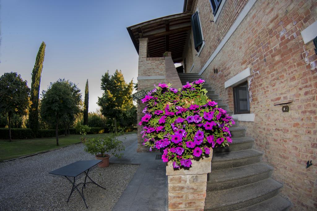 Agriturismo Sant'Alfredo Monteroni dʼArbia Exterior foto